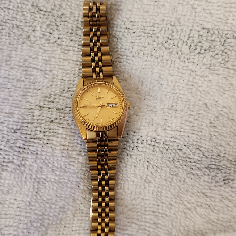 SEIKO gold tone watch